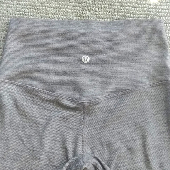 🧘LULULEMON GREY HIGH RISE LEGGINGS - Picture 1 of 6
